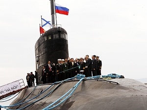 Thủ tướng Nguyễn Tấn Dũng thăm tàu ngầm 